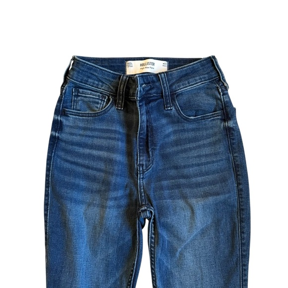 Hollister| Women’s High-Rise Ripped Blue Wash Flare Jeans- Size w23 short - Picture 6 of 11